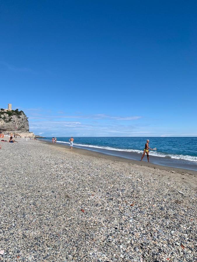 Koala Apartment Finale Ligure Luaran gambar